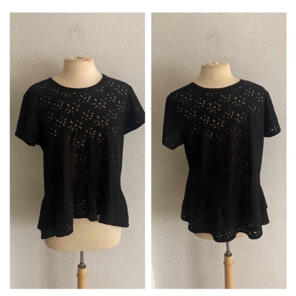 ❤️$10 Nanette Lepore black eyelet top
